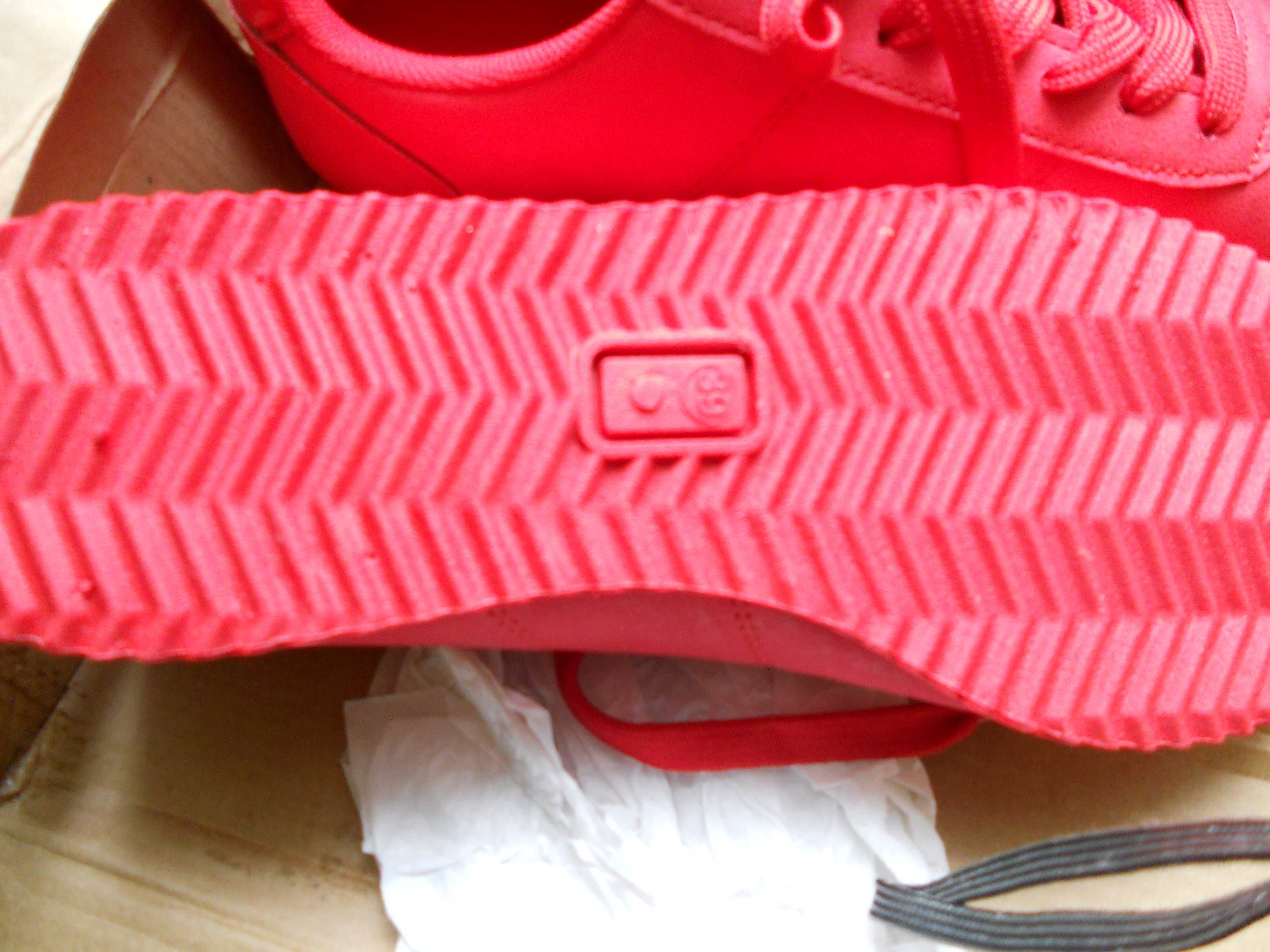 Кросівки жіночі Nike 39 розмір нові