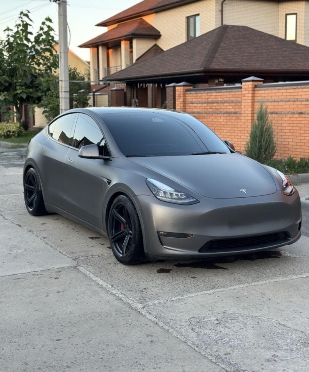 Tesla model Y  Exclusive LR Идеальная