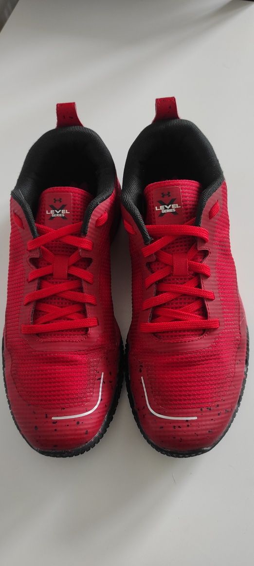 Under Armour rozmiar 40 (25 cm)