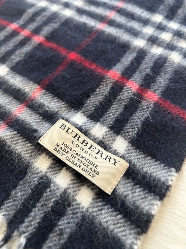 Шарф Burberry из