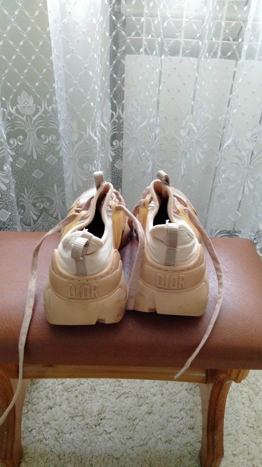Продам кросівки Діор