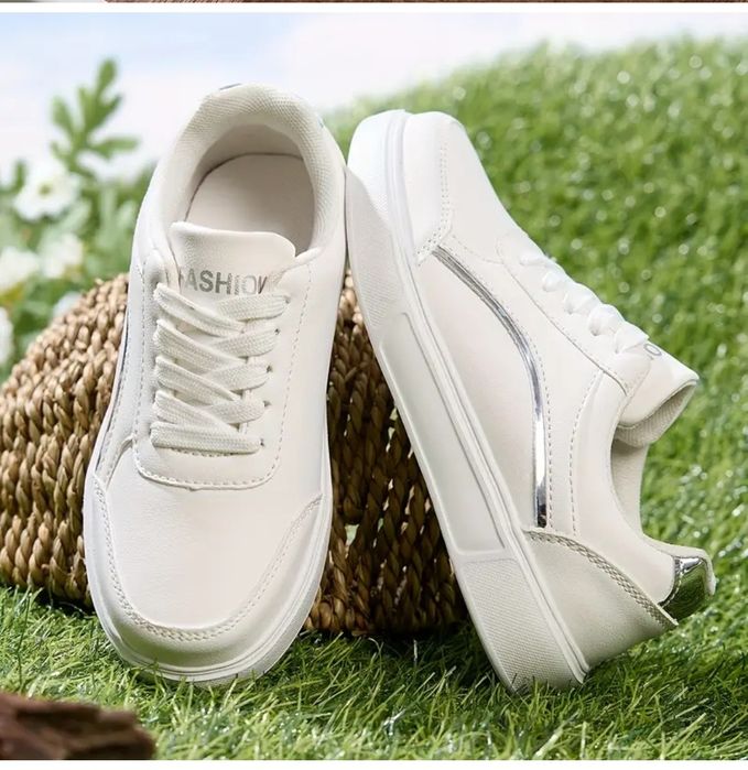 Дівчачі кросівки 32р