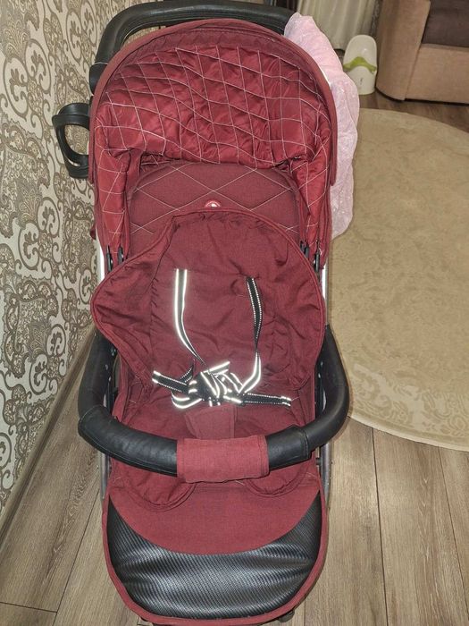 Прогулянкова коляска