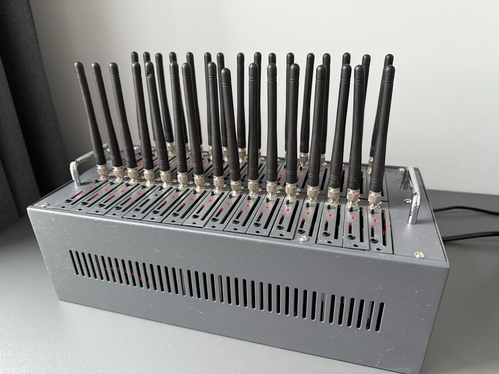Сімбанки, модем GSM 32-портовий, модуль Quectel M26