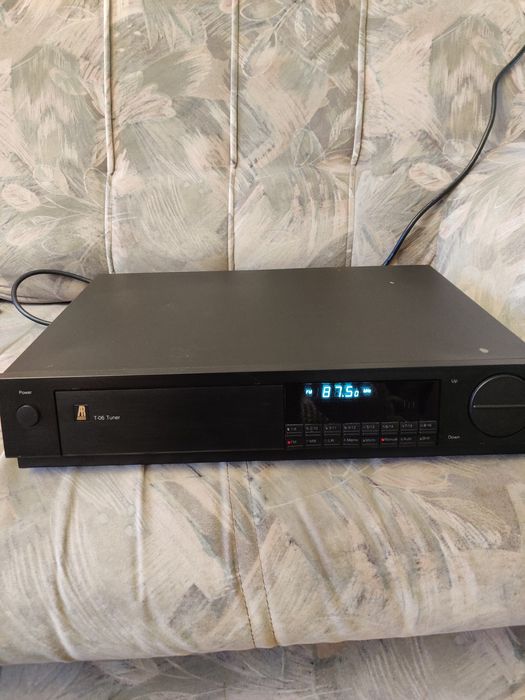 Продам тюнер Acoustic Research t 06 tuner