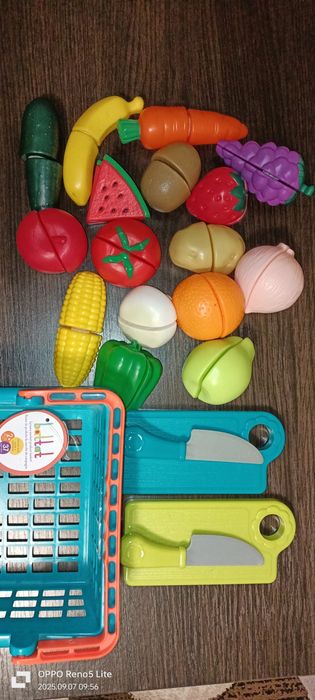 Овочі та фрукти на липучках battat