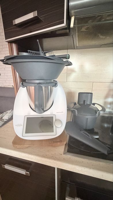 Thermomix TM6 + dodatki – stan idealny, gwarancja do 26.10.2026!