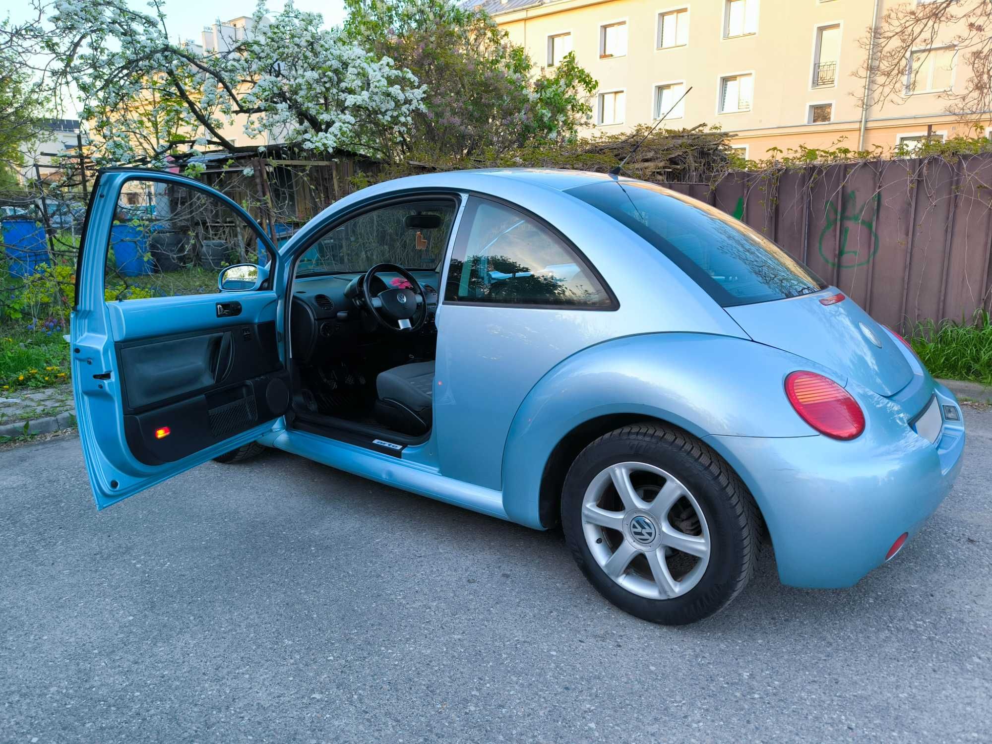 Volkswagen new beetle, 1.6 benz (LPG) 2004. Stan bardzo dobry.