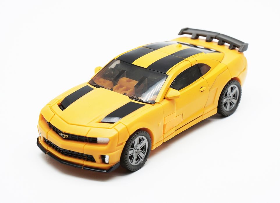 Трансформери Бамблби Transformers: Dark of The Moon Bumblebee