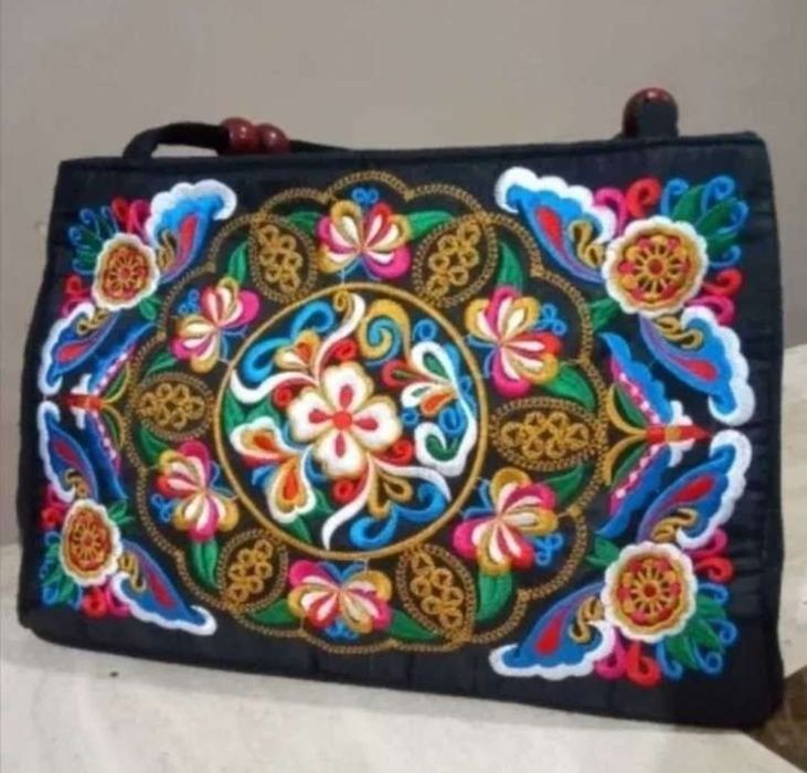 Женская сумка с вышивкой с ручками в стиле бохо