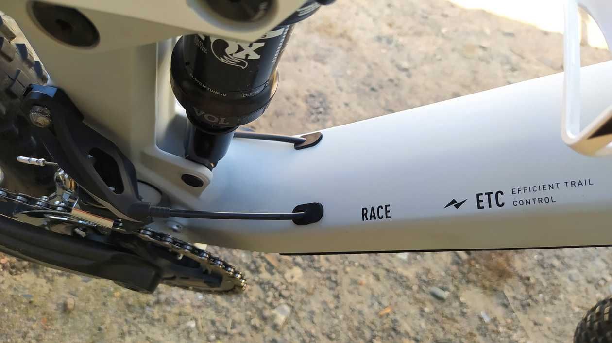 Cube Stereo 140 HPC Race Carbon, Shimano XT, Fox