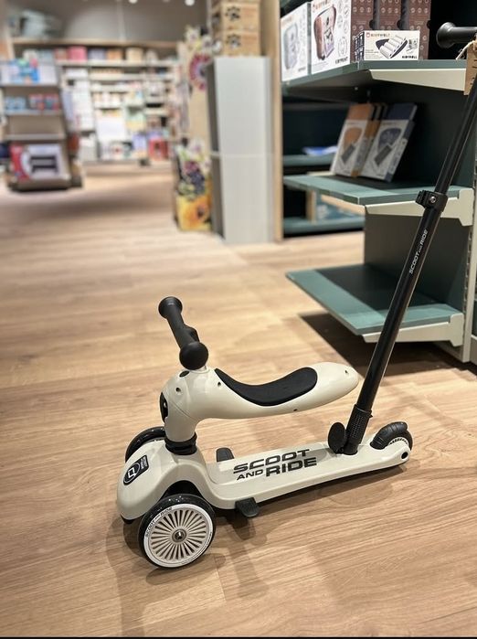 Триколісний скутер Scoot & Ride push and go з батьківською ручкою