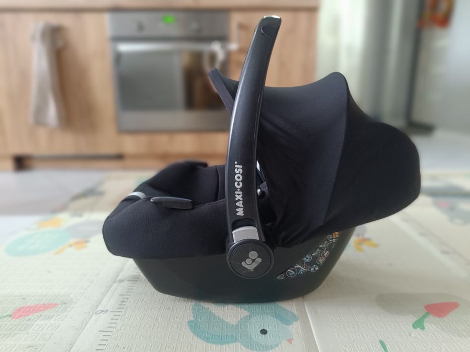 Автокрісло Автолюлька Maxi-Cosi CabrioFix i-Size