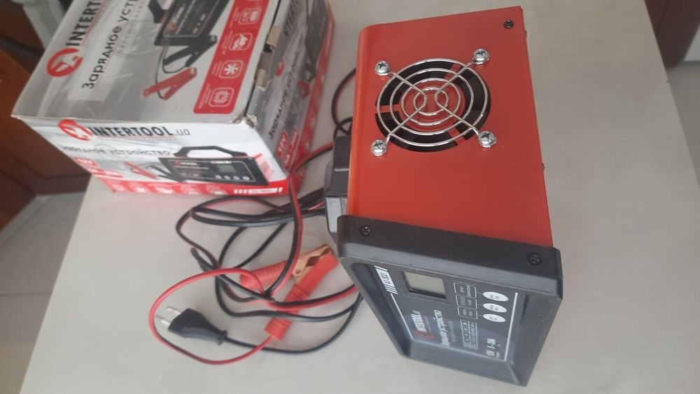 Зарядное intertool 12в 5-20А все типы АКБ
