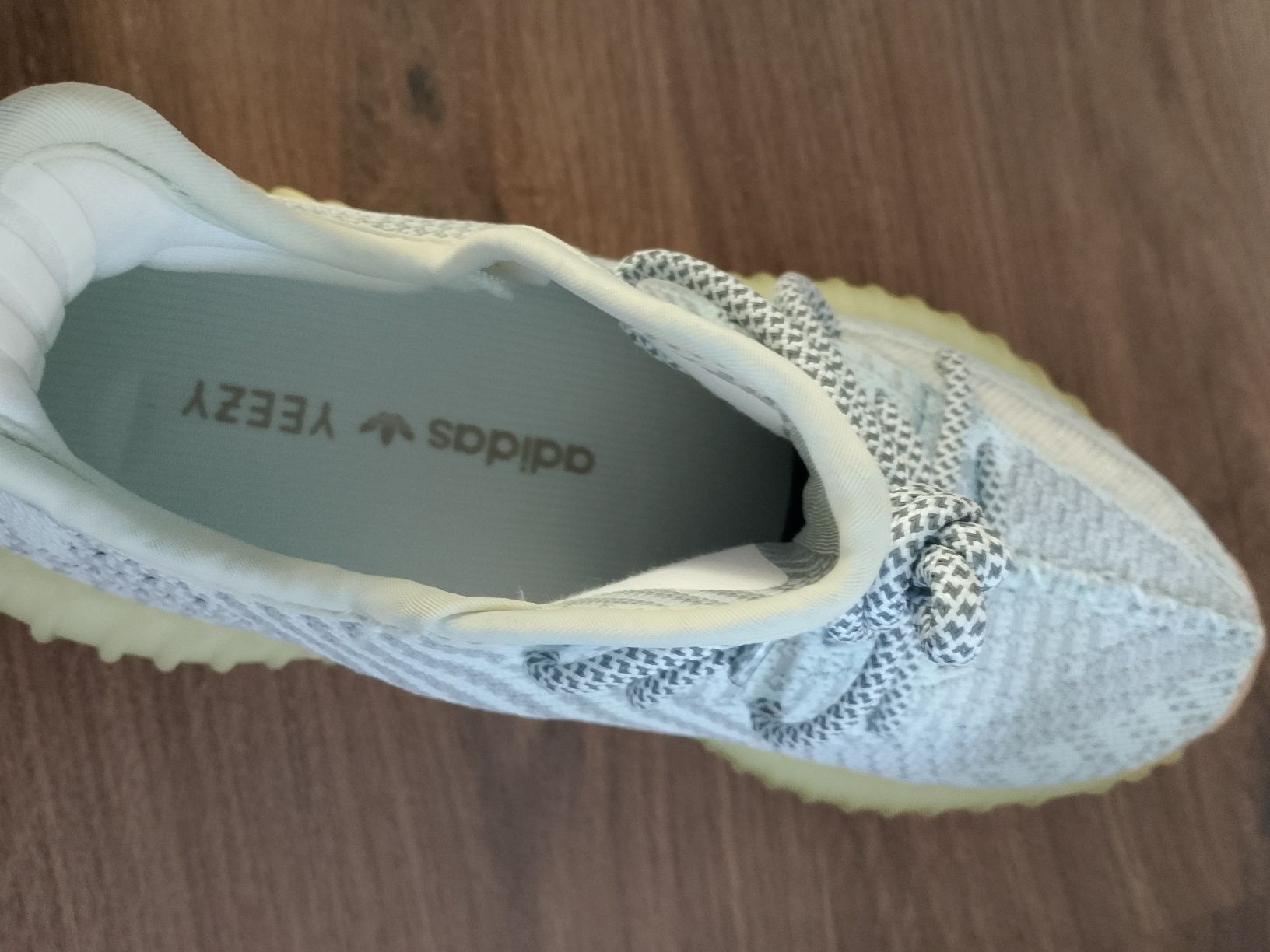 YEEZY BOOST 350 V2 “Tail Light” | Rozmiar 39 1/3 | NOWE z metkami!