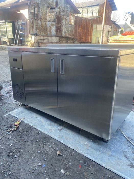 Стол холодильник Витрина для десертов Морозилка Ларь