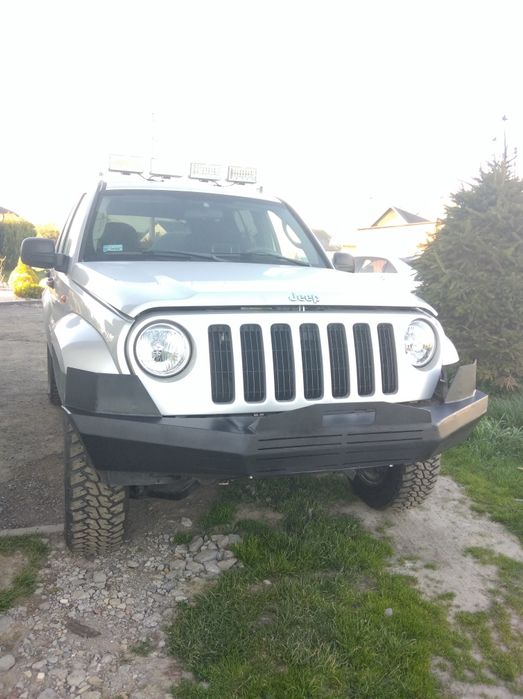 ZDERZAK STALOWY ocynkowany JEEP  Liberty , pod wyciągarkę