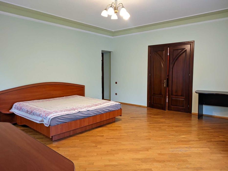 Оренда 3-кімнатної квартири вул. Вітовського