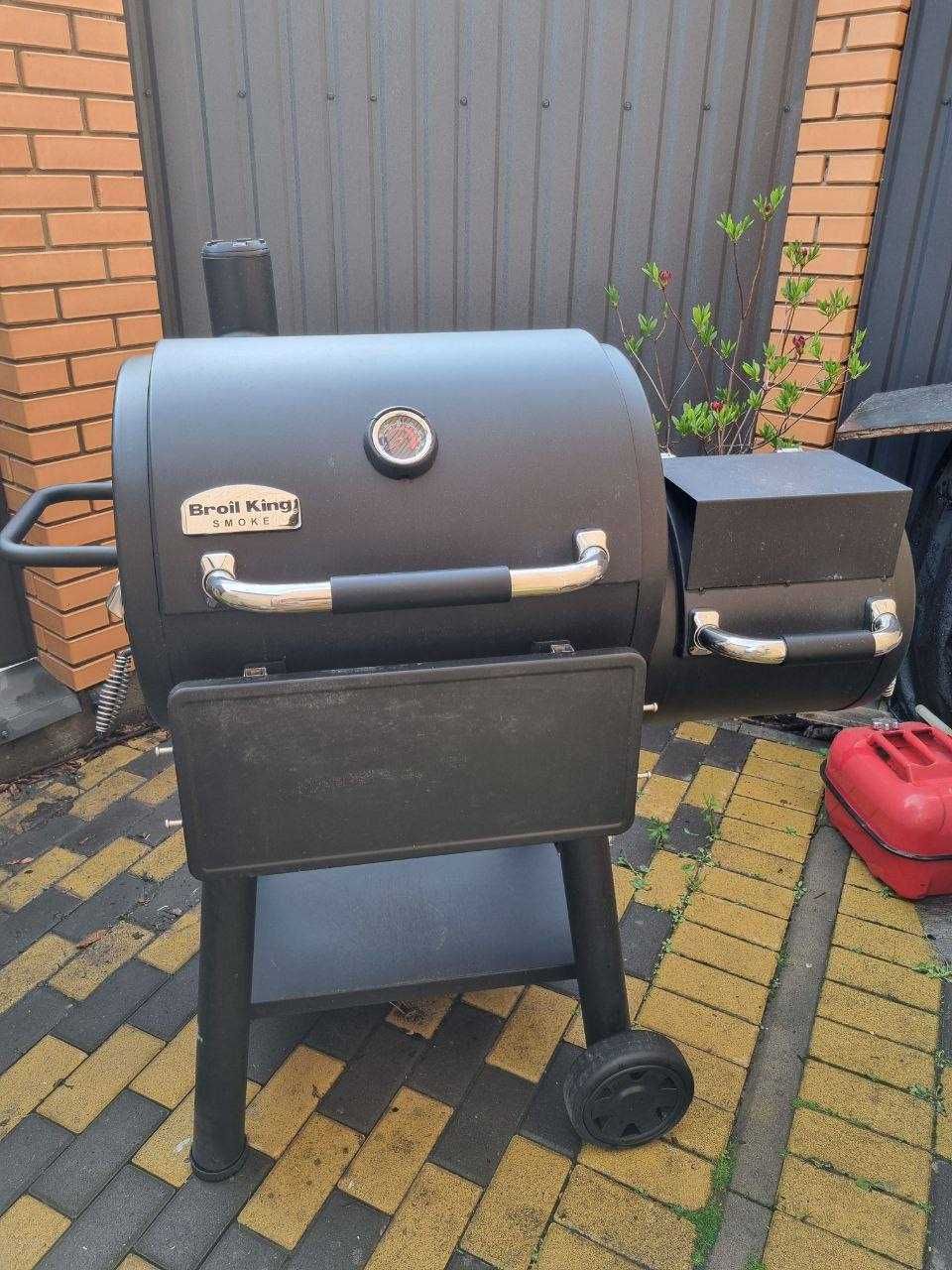продам гриль-коптильню Broil King Smoke Offset 500