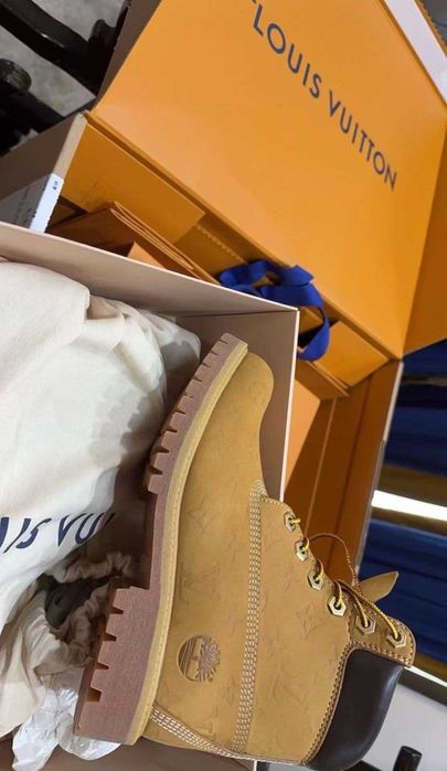 Botas Martin da colaboração entre Timberland e LV