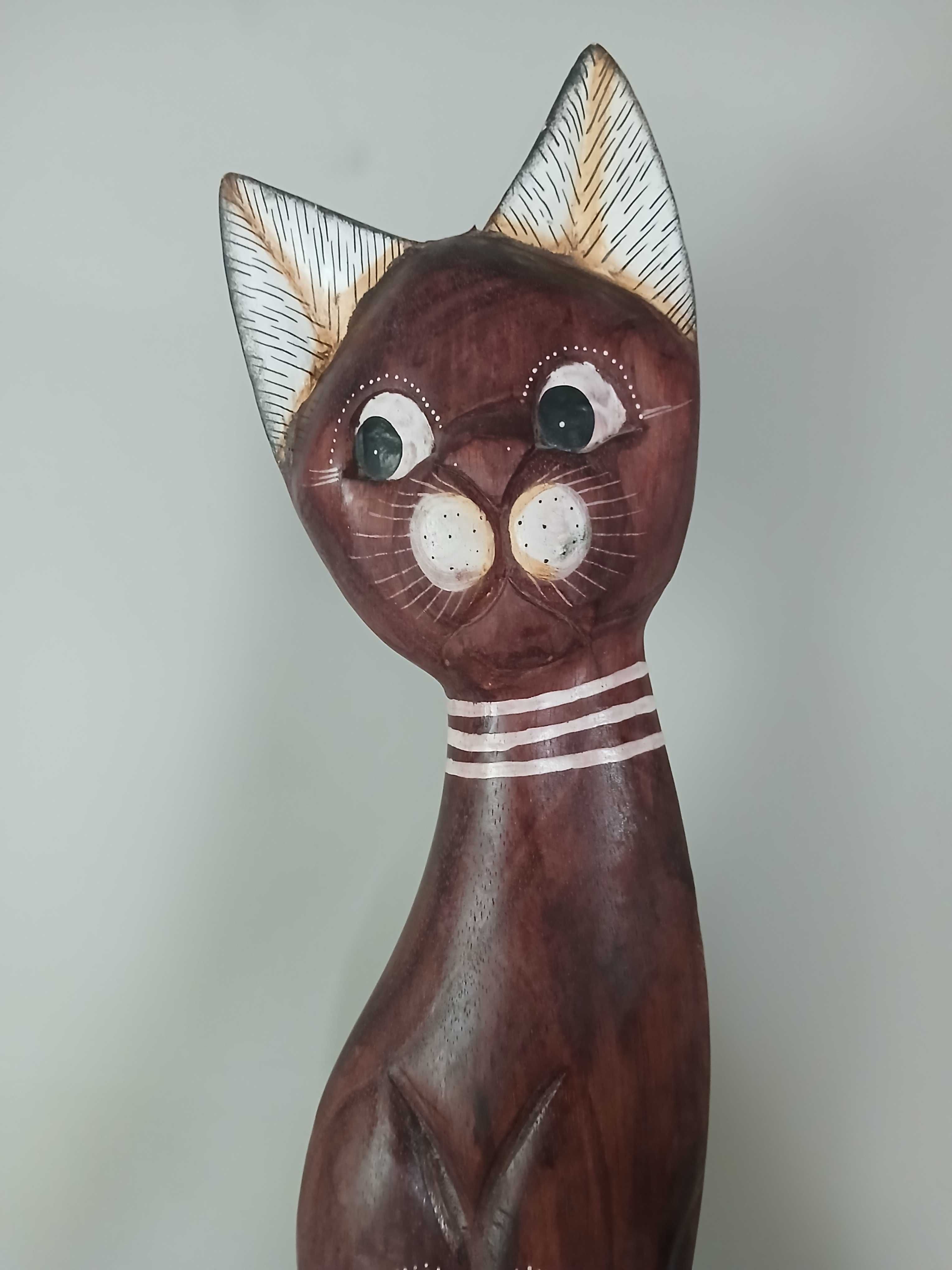 Figurka rzeźba kot drewniana Indonezja