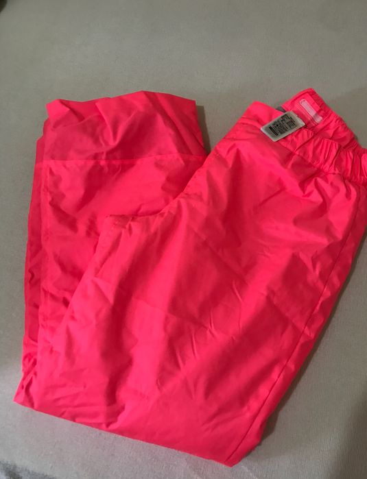 Calça para neve em preto e rosa