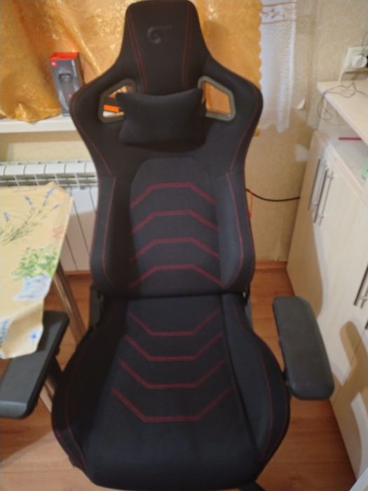 Продам геймерское кресло