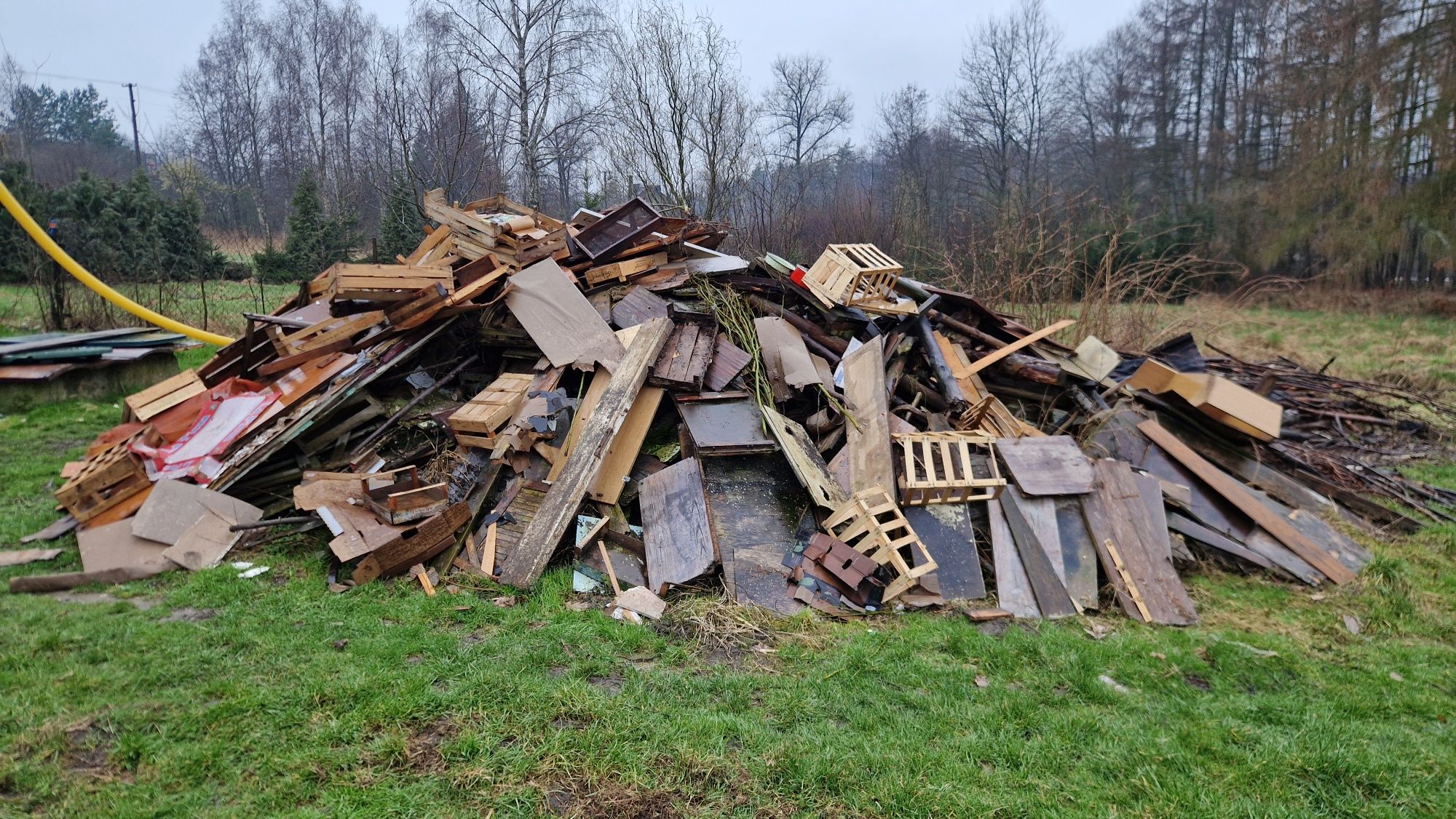 Drewno do palenia, na rozpałkę za darmo.