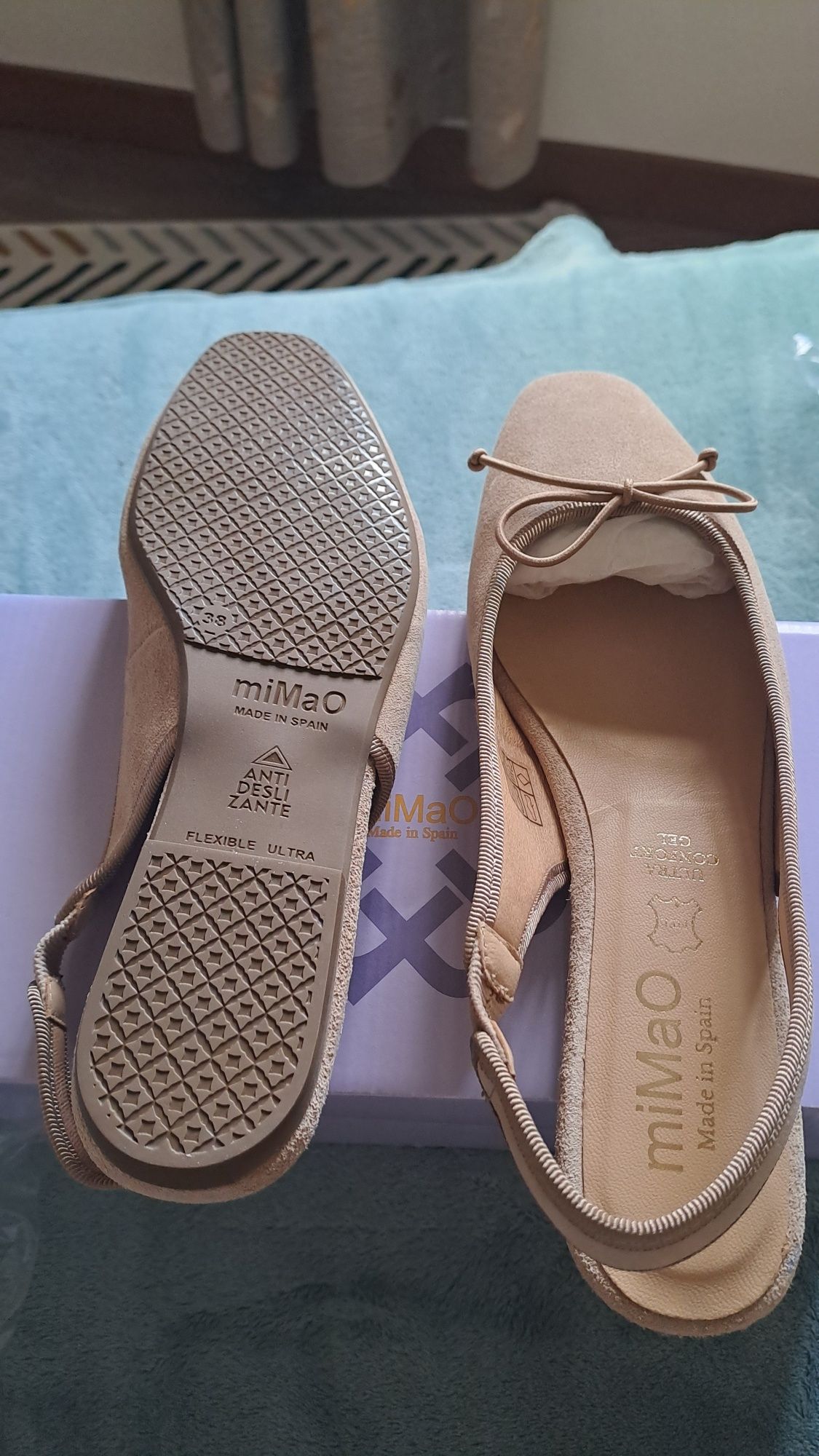 Vendo Sapato bege novo.