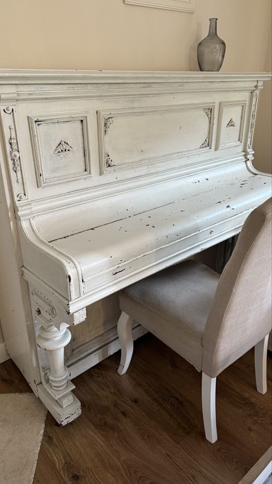 Piekne stare pianino