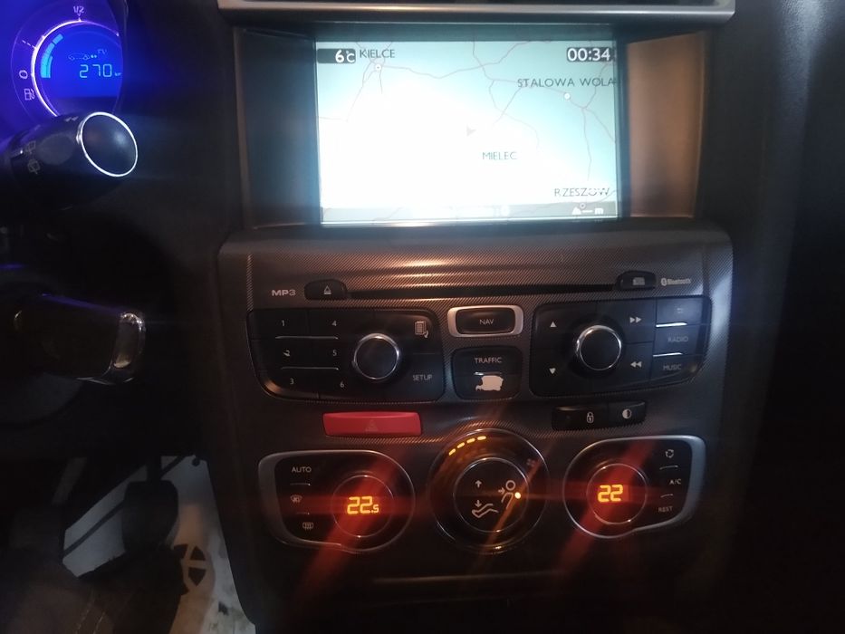 Citroen C4 bezwypadkowy . Ekonomiczny silnik. Skrzynia sześciobiegowa.