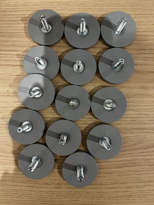 14 sztuk nóżek z Ikei