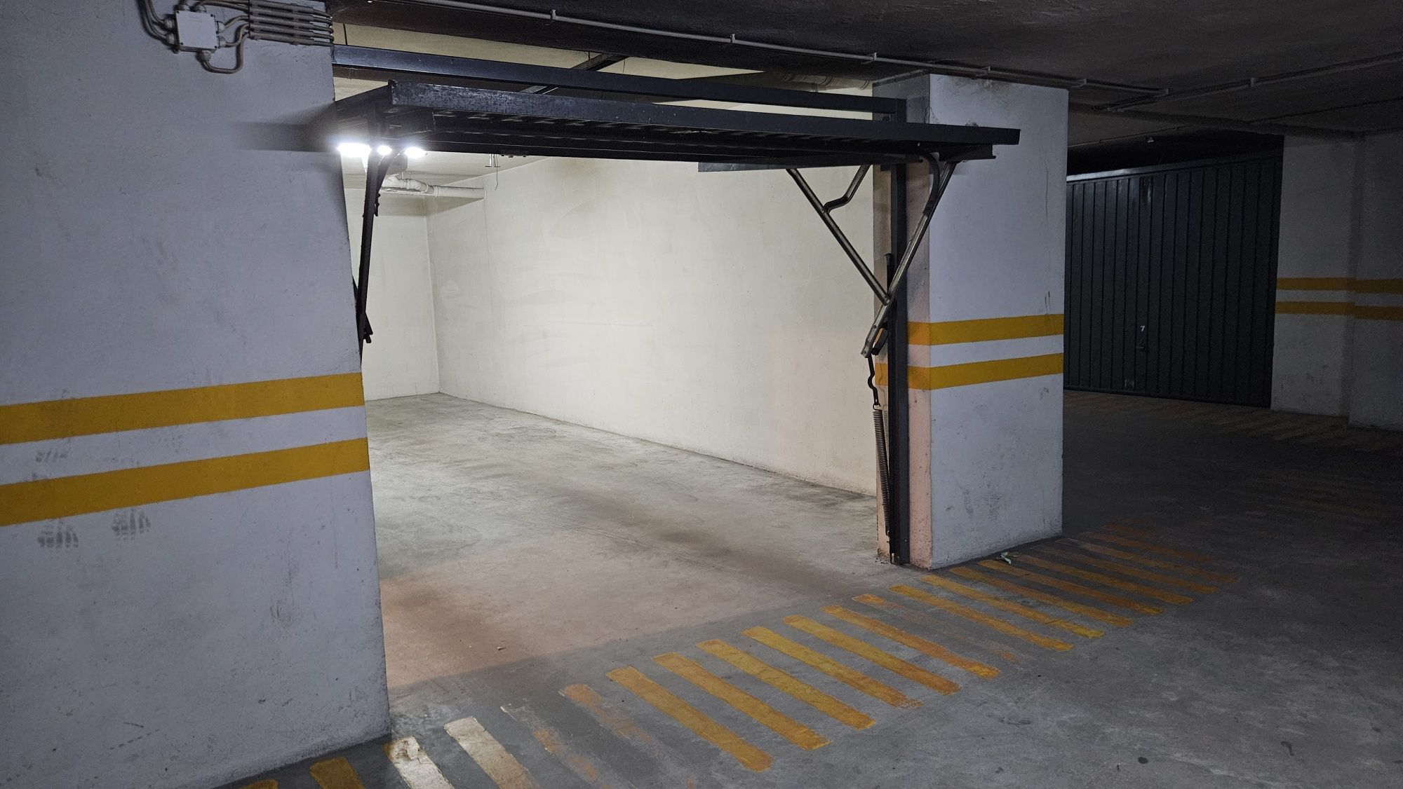 Garagem fechada 47m2 -