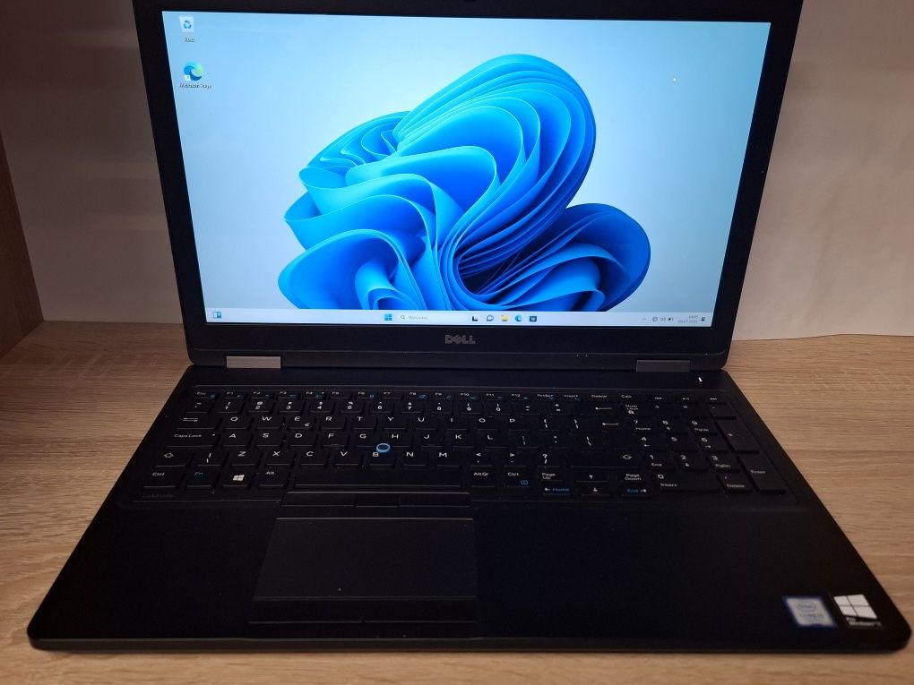 Laptop DELL  Latitude 5580  i5 7 Gen.  16GB RAM Dysk 512GB DOTYK