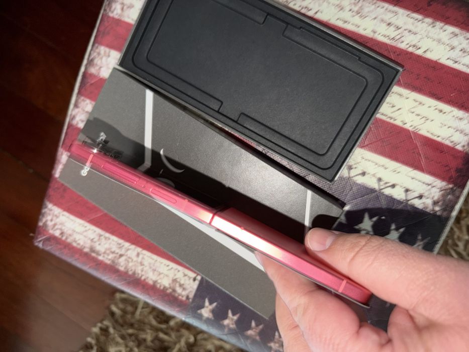 Samsung Zflip 7 red 512gb