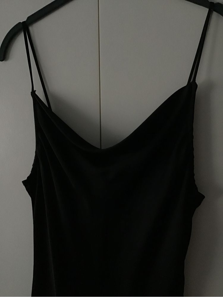 Vestido cetim preto Zara