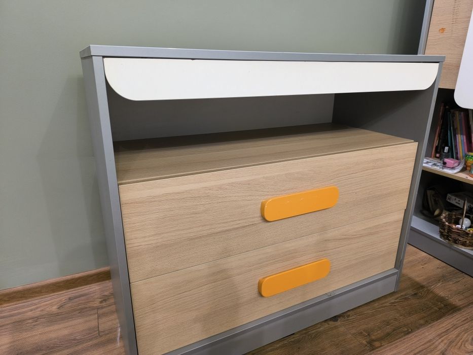 Zestaw mebli do pokoju dziecięcego