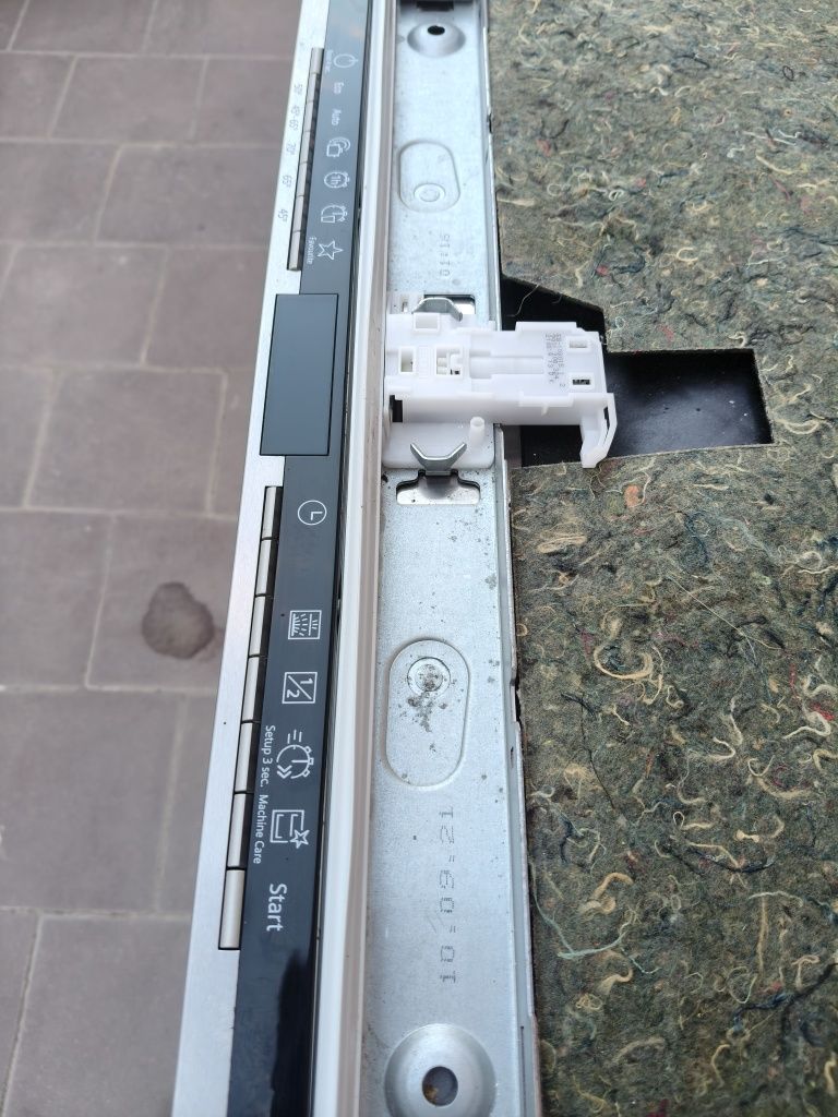 Посудомийна машина Simens Model SE63HX60AE/01 розміри 60 на 80