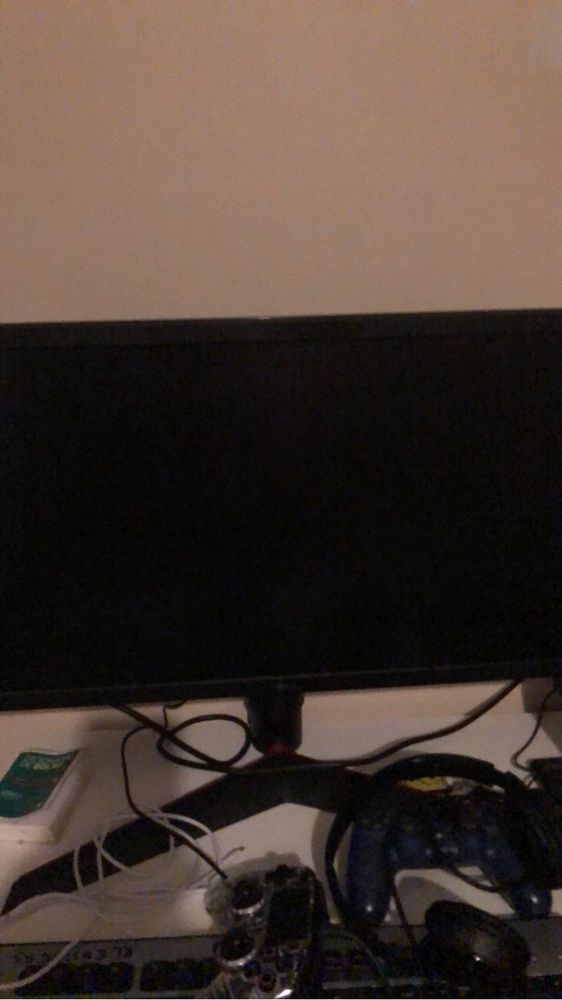 Monitor 144Hz em prefeito estado se comprar o pc com o monitor,350