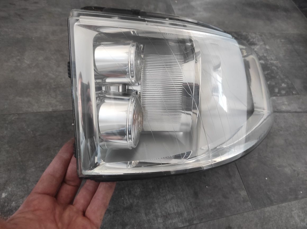 Lampa prawa VW transporter, multivan, caravelle H7 + H1, wysyłka