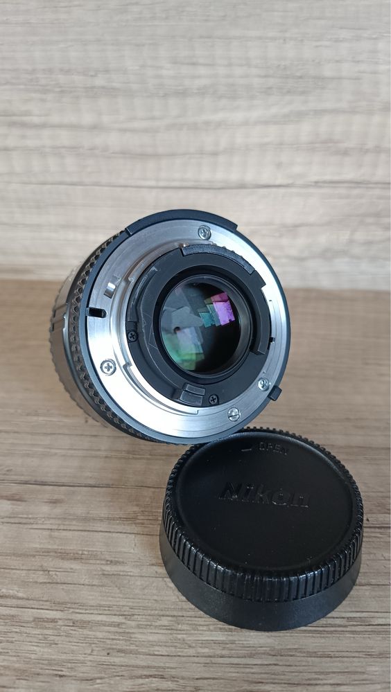 Nikon AF 35mm f2 D US 609504 обʼєктив з середнім кутом