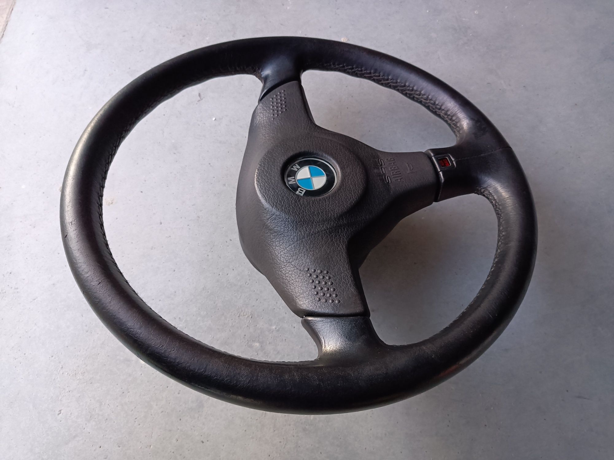 Kierownica sportowa BMW E36 z poduszką powietrzną airbag M3