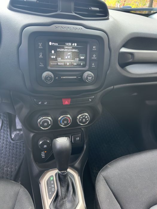 Продаю Jeep renegade latitude