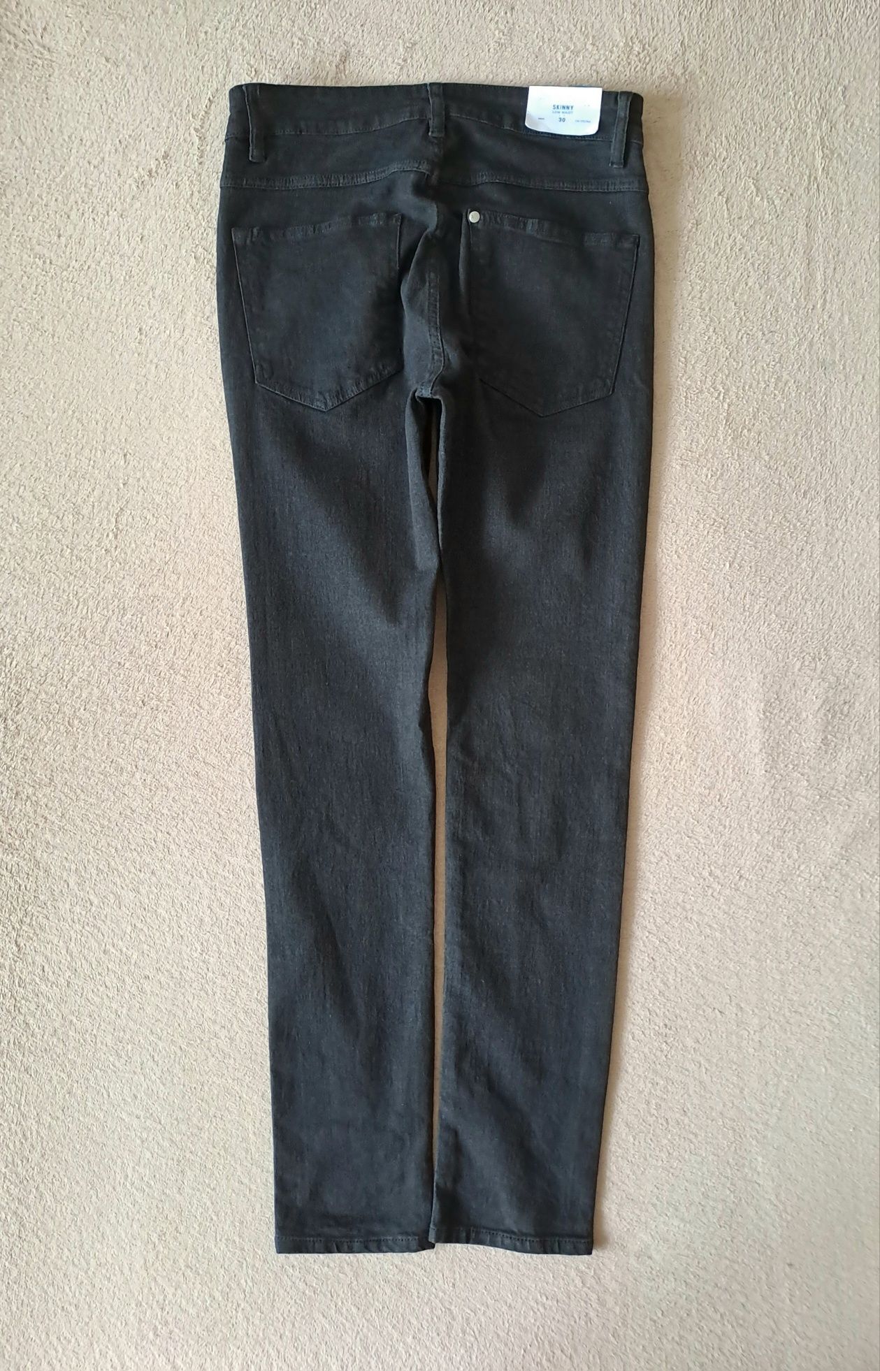 NOWE jeansy H&M roz. 30/32 S/M skinny styl moda klasyka komfort