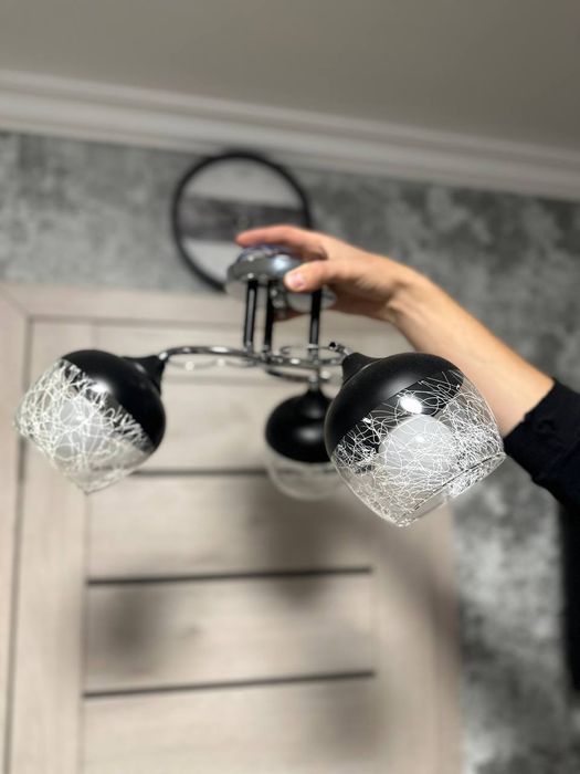 Люстра на три лампочки