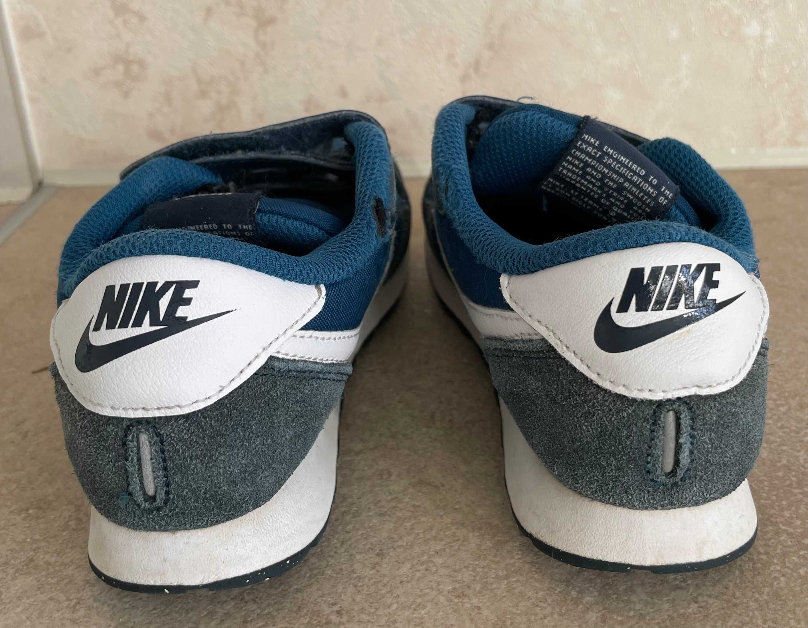 Кроссовки синие Nike размер EU 31 б/у
