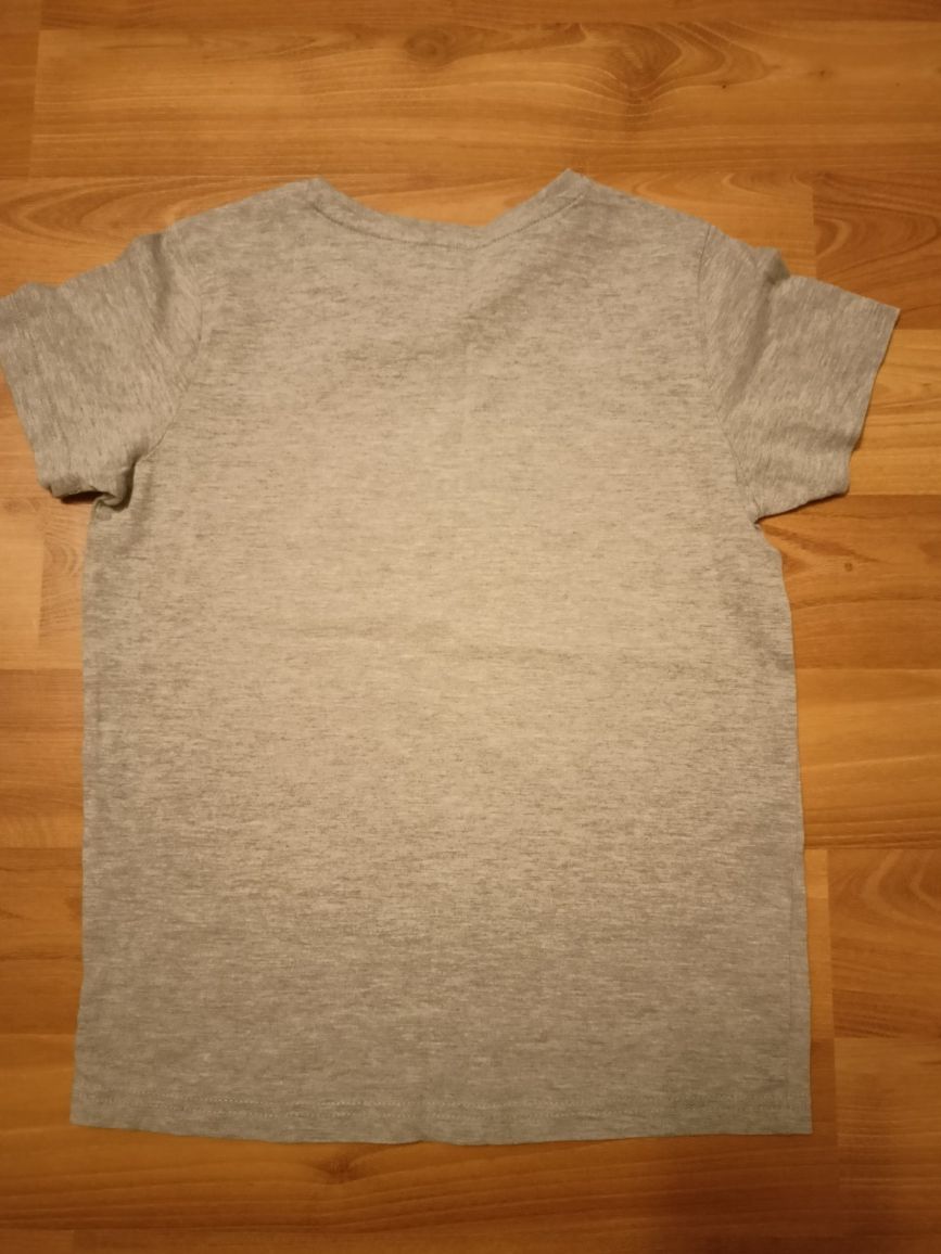 T-shirt chłopiecy (rozmiar 140 cm)