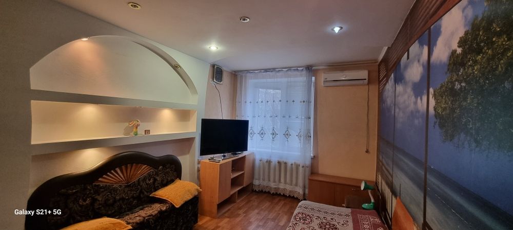 Оренда квартири на Таврійському . Перший поверх .