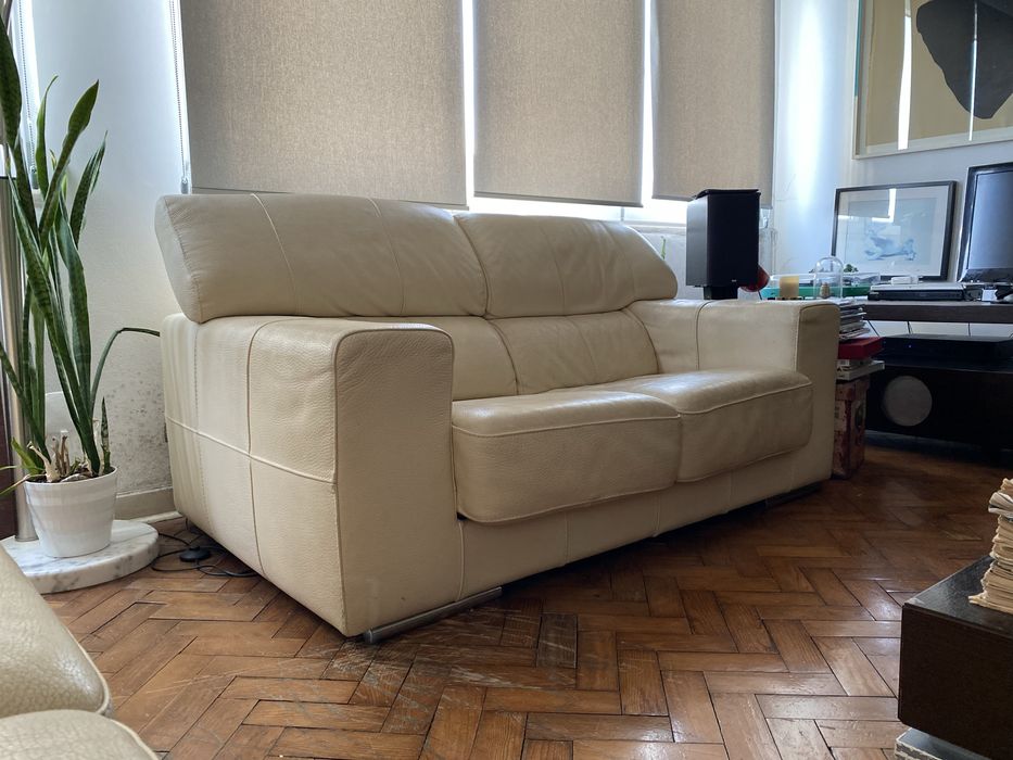 Sofá Pele 2 lugares couro