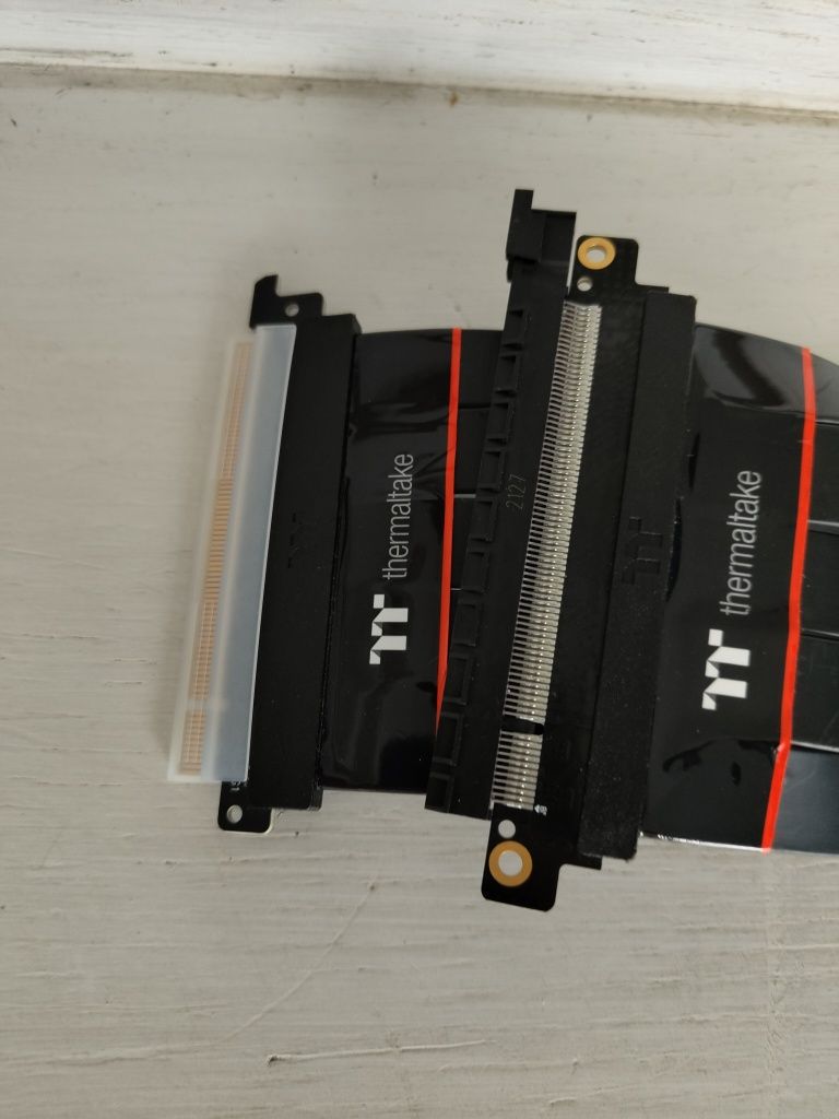 Thermaltake Riser TT Premium PCI-E 4.0 600mm